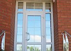 Входная дверь
Профиль КБЕ 58мм
Алюминиевый порог
Стеклопакет Solar Silver
Декоративная раскладка белая
Офисная ручка скоба
Замок mobile